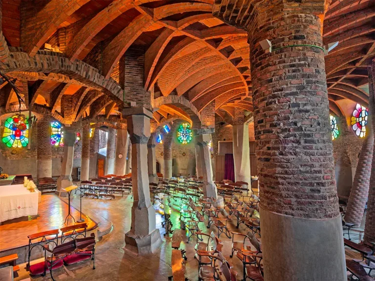 Cripta della Colonia Güell