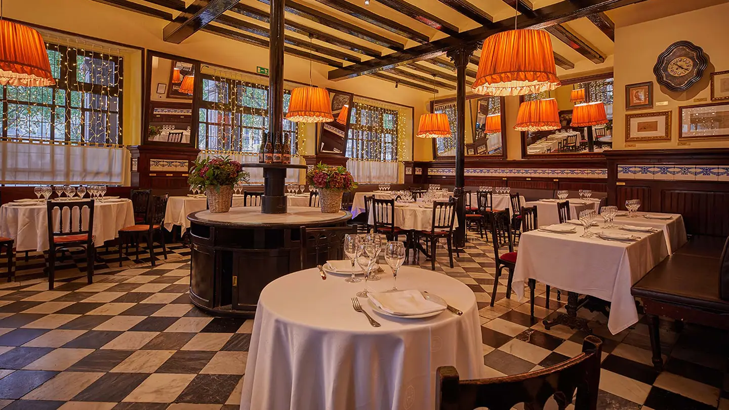 Restaurant 7 Portes sala interna