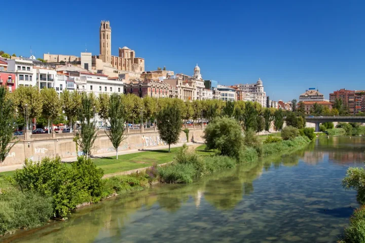Vista di Lledia dal Pont Vell